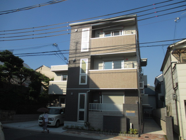 神戸市東灘区魚崎北町のアパートの建物外観