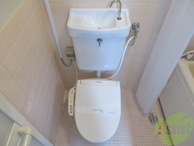 トイレ　ウォシュレット付きのトイレです、嬉しいですね