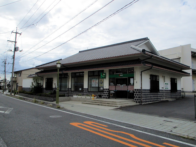 【プレジール早島B棟の銀行】