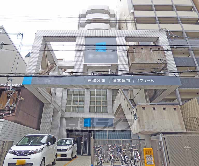 京都市下京区四条町のマンションの建物外観