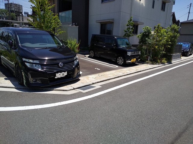 【松山市南江戸のマンションの駐車場】