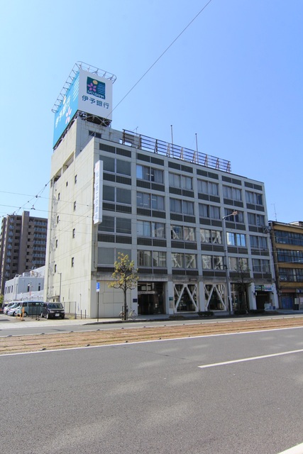 【松山市南江戸のマンションの銀行】