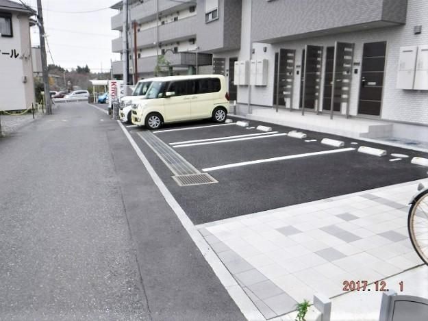 【千葉市緑区鎌取町のアパートの駐車場】