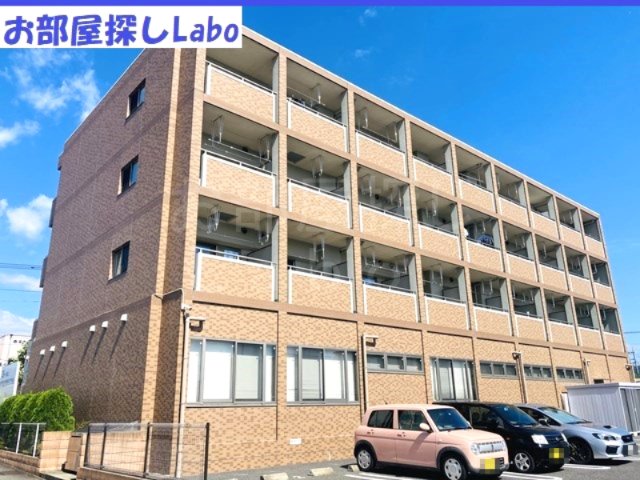 小田原市中曽根のマンションの建物外観