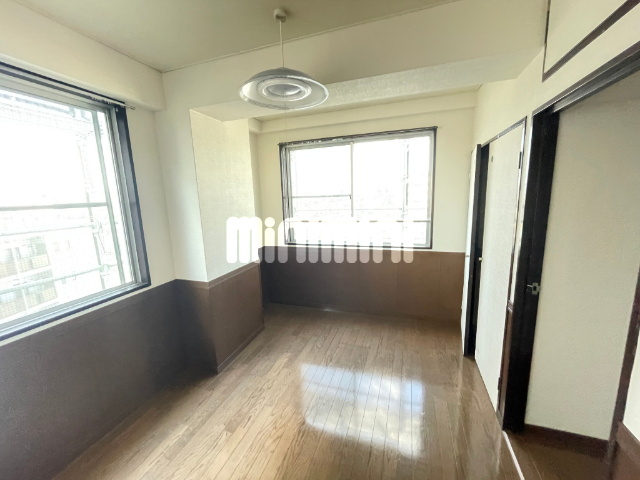 その他　窓が２窓あります。