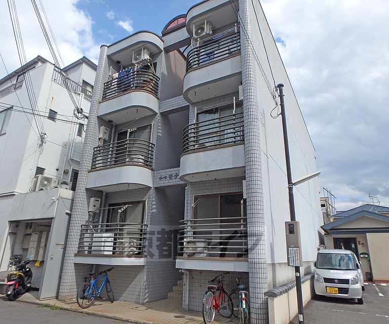 京都市左京区下鴨貴船町のマンションの建物外観