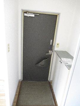 サンビレッヂ新和　玄関　玄関