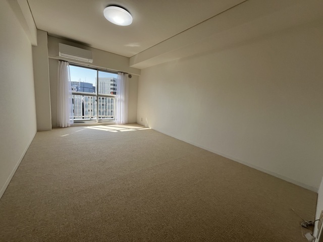 居室・リビング　洋室約１０．３５帖