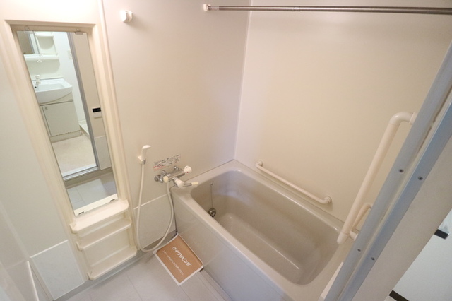 バス・シャワールーム　浴室