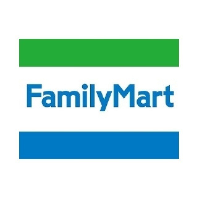 コンビニ　ファミリーマート（コンビニ）まで991m