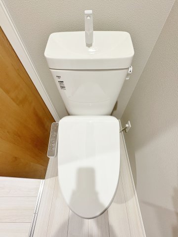 トイレ　※同仕様写真