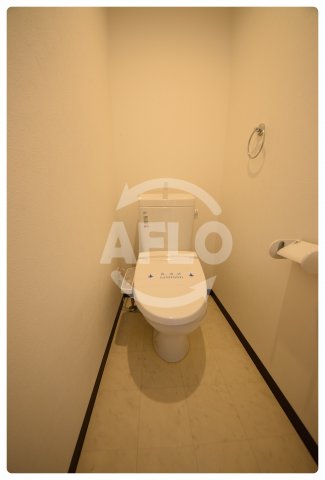 トイレ　U-ro鶴橋駅前（ウーロツルハシエキマエ）　温水洗浄便座