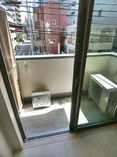 バルコニー　★洗濯物を干すスペース充分に取れます★