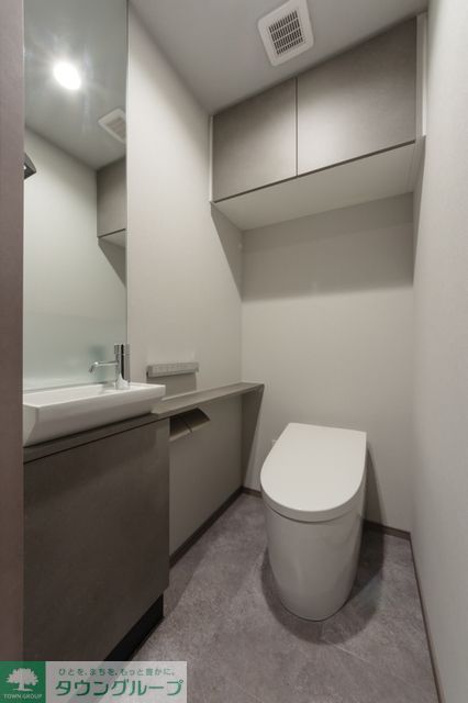 トイレ　※写真は同タイプ住戸です。