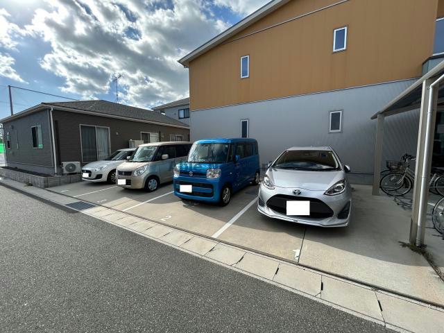 駐車場　駐車場