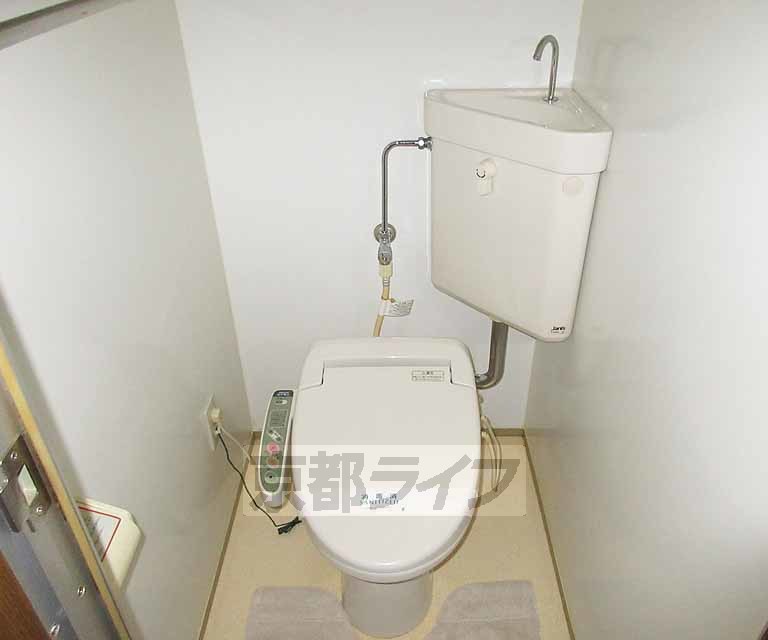 トイレ　ウォシュレットつき