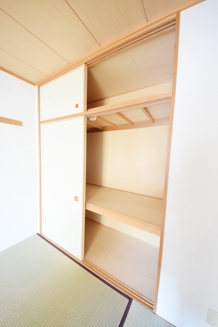 収納　～たっぷり収納スペースです～