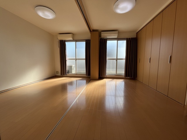 その他部屋・スペース　洋室１　約５帖（間仕切り可能なスライドド