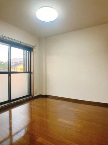 居室・リビング　個人の部屋や寝室としても使える洋室★