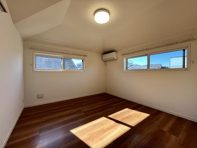 その他部屋・スペース　☆二面採光で明るい洋室☆