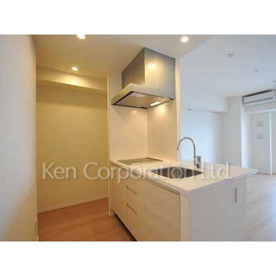 キッチン　同タイプ9階のお部屋を撮影。仕様が異なることがあります。