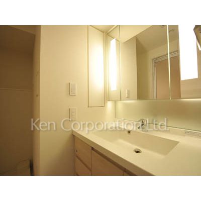 洗面設備　同タイプ9階のお部屋を撮影。仕様が異なることがあります。