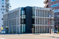 銀行　苫小牧信用金庫札幌支店（銀行）まで497m