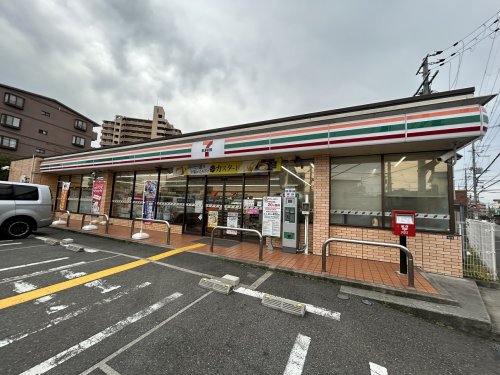 コンビニ　セブンイレブン 羽曳野栄町店（コンビニ）まで758m