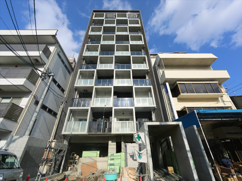 建物外観　外観　防犯カメラ付　オートロック　宅配ＢＯＸ付