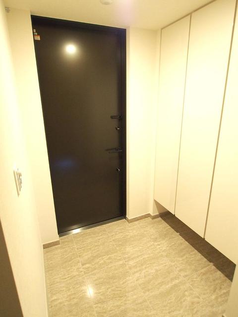 玄関　※写真は同タイプ住戸です。