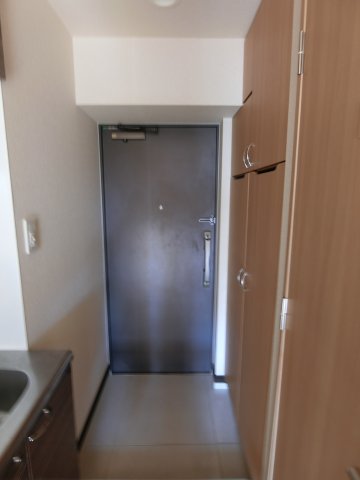 玄関　他のお部屋の参考写真となります。