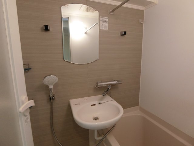 洗面設備　他のお部屋の参考写真となります。