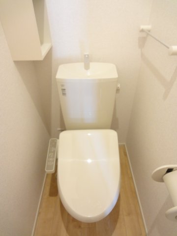 トイレ　清潔感のあるトイレです