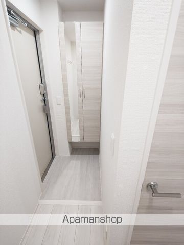 ロイヤルステージ横浜町の玄関写真