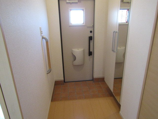玄関　落ち着いた玄関です