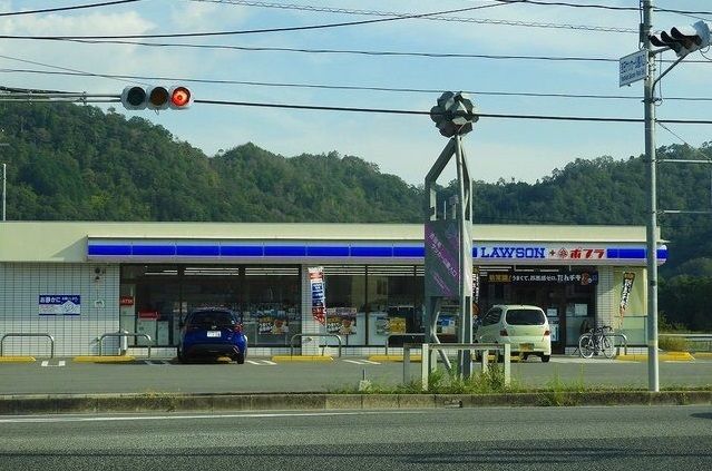 コンビニ　ローソン・ポプラ（コンビニ）まで450m