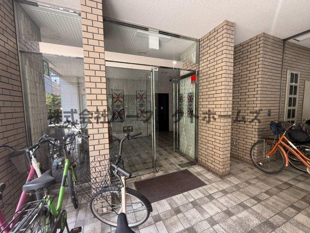 エントランス　清潔なエントランスです