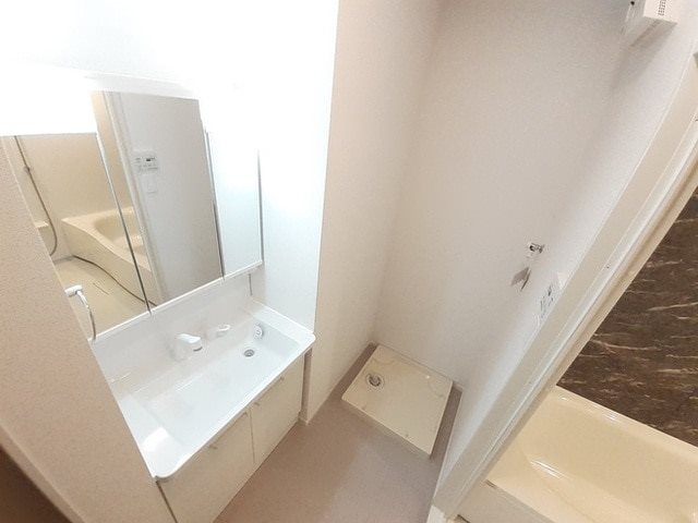 洗面設備　※別号室の写真です。