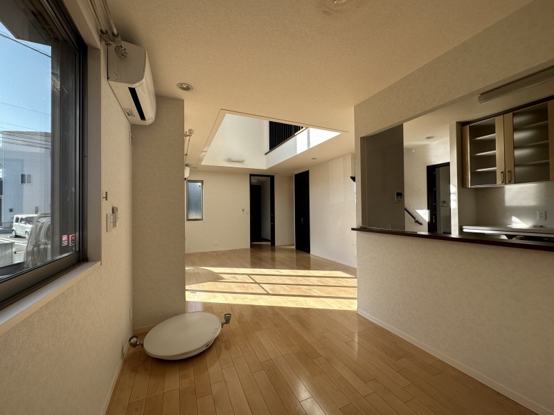 葛飾区柴又1丁目戸建の居間写真