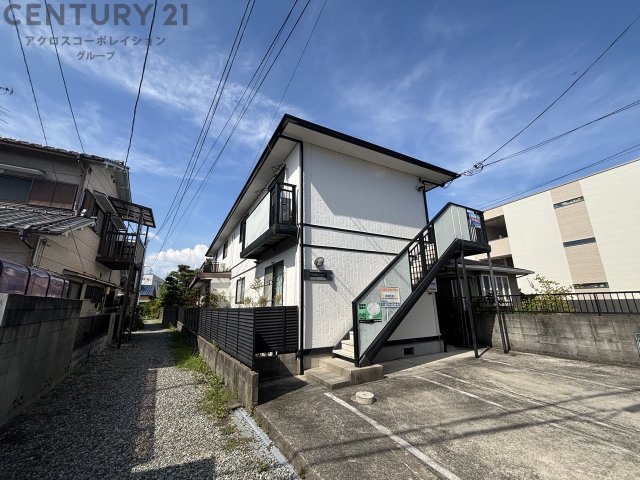 建物外観　モニター付きインターホンで安心♪
