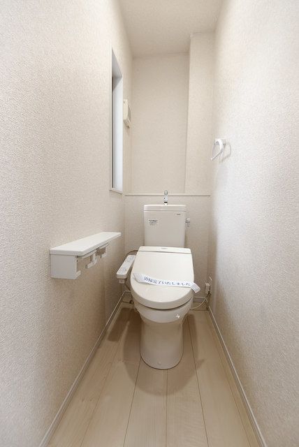 東急田園都市線 田奈駅 徒歩15分 2階建 築10年のトイレ写真