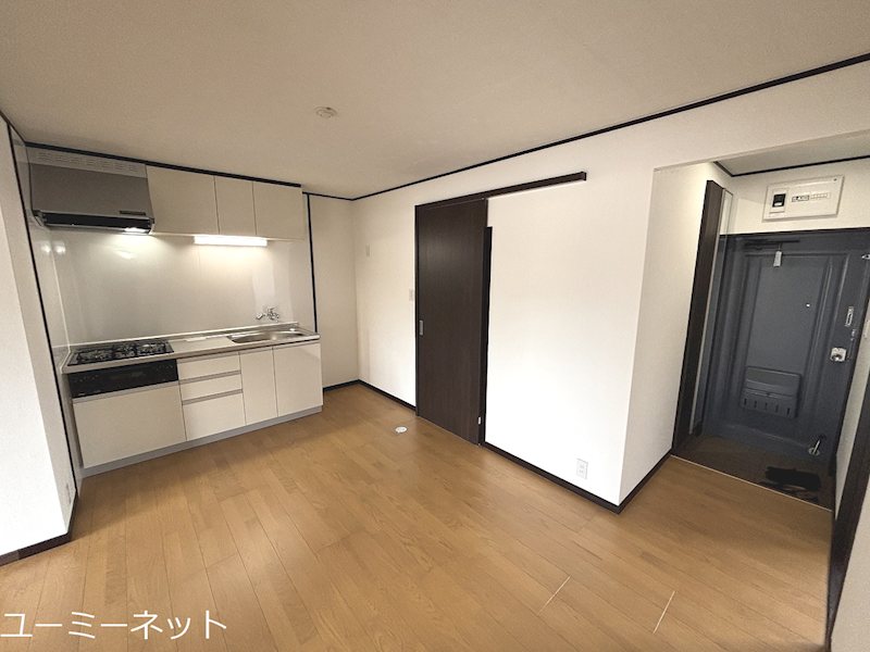 ロイヤルヤマダの居間写真