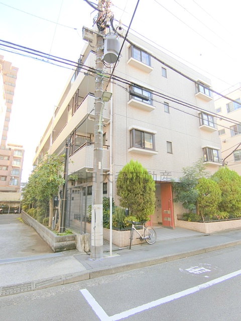 建物外観　2002年3月築　RC鉄筋コンクリート造地上4階建て総戸数1