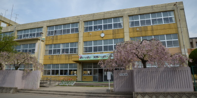 小学校　秋田市立泉小学校（小学校）まで1001m