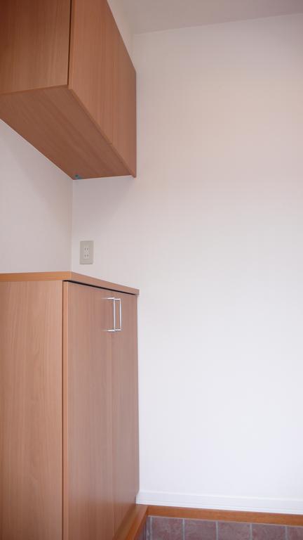 玄関　下駄箱は上下にあります