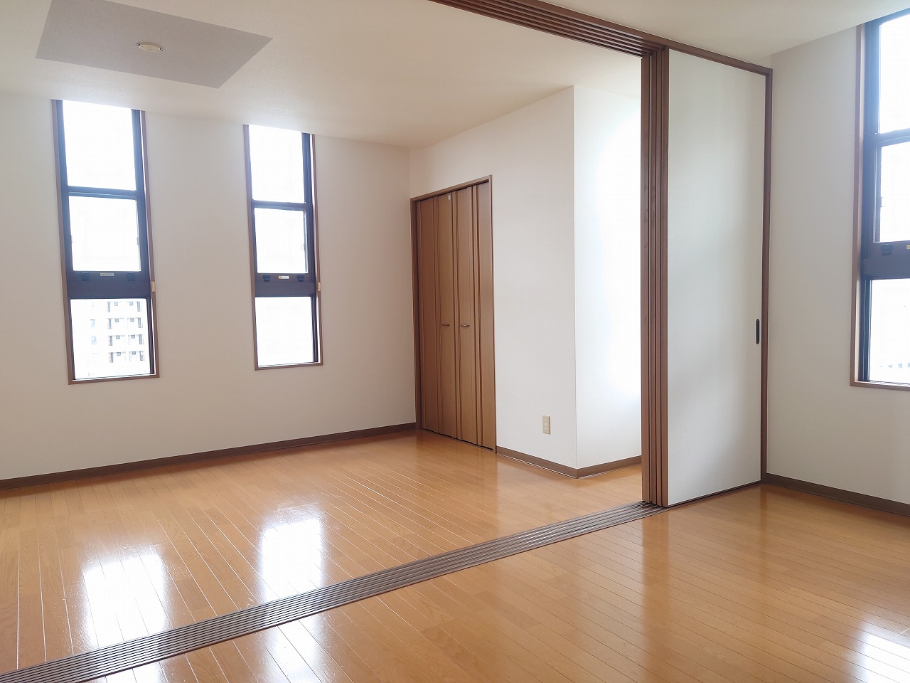 居室・リビング　DK＋洋室