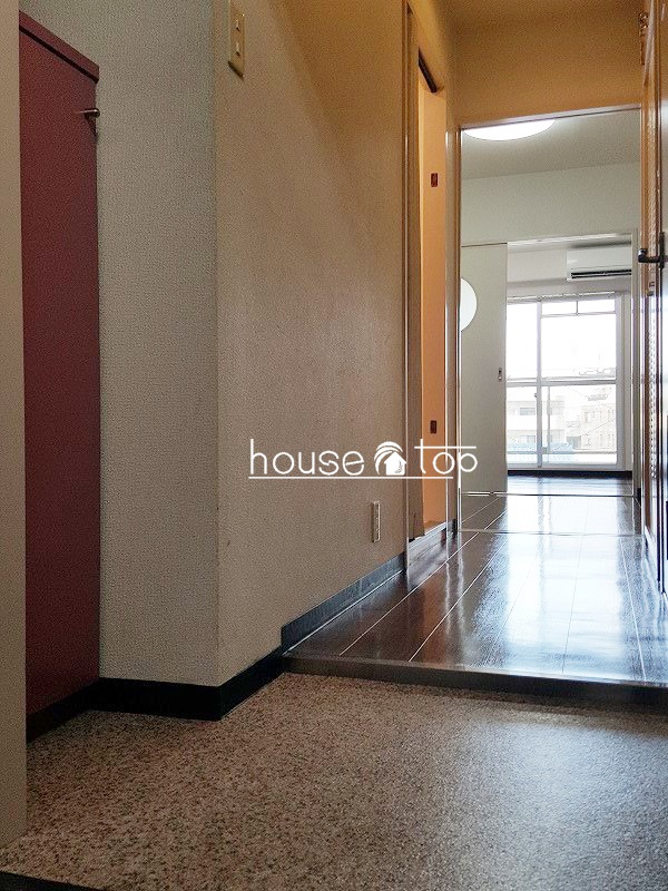 玄関　玄関にはシューズボックス完備♪