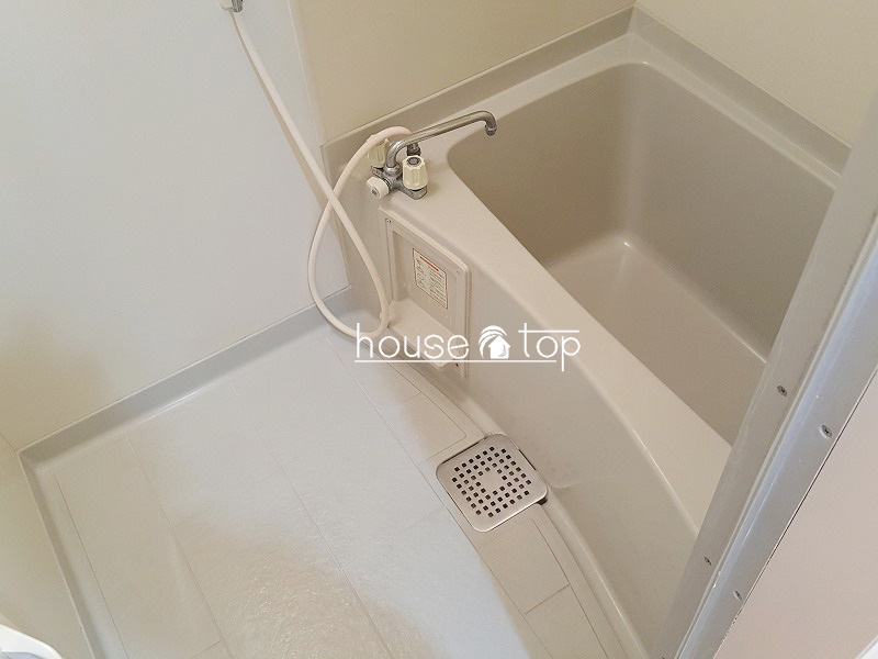 バス・シャワールーム　ゆったりとした浴槽ですよ♪