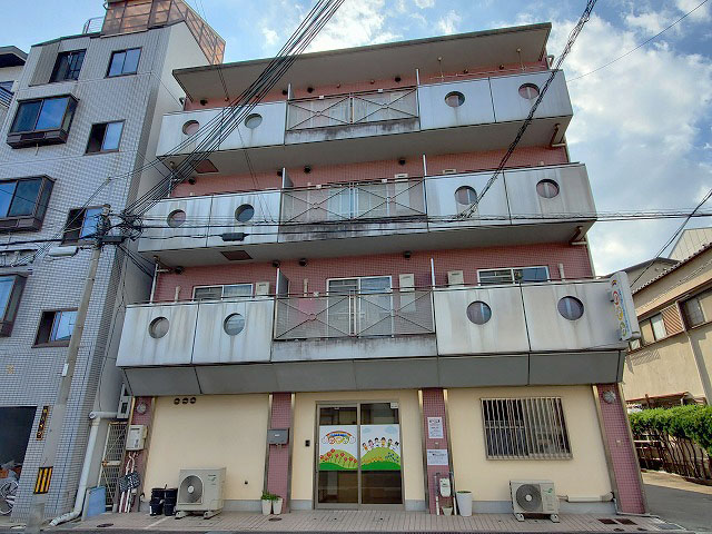 建物外観　オートロック完備