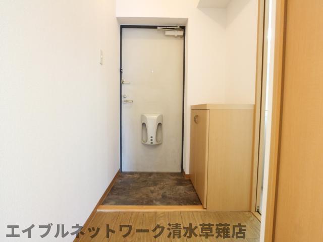 【静岡市清水区鳥坂のマンションの玄関】
